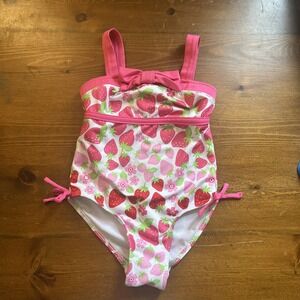 ☀STRAWBERRIES☀ Adorable Swimsuit‎  3T